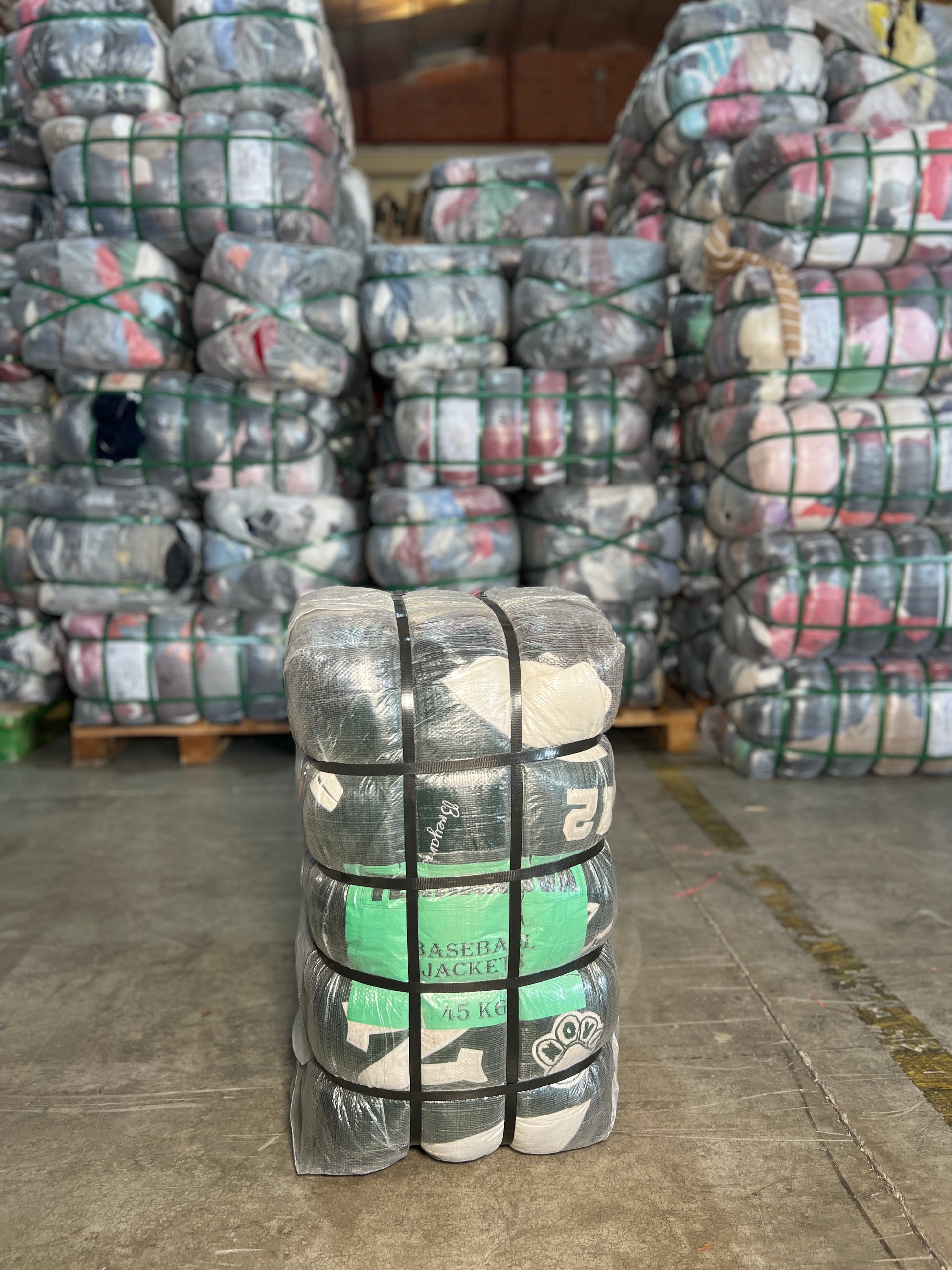 BALA 45KG VARSITY JACKETS Americanas