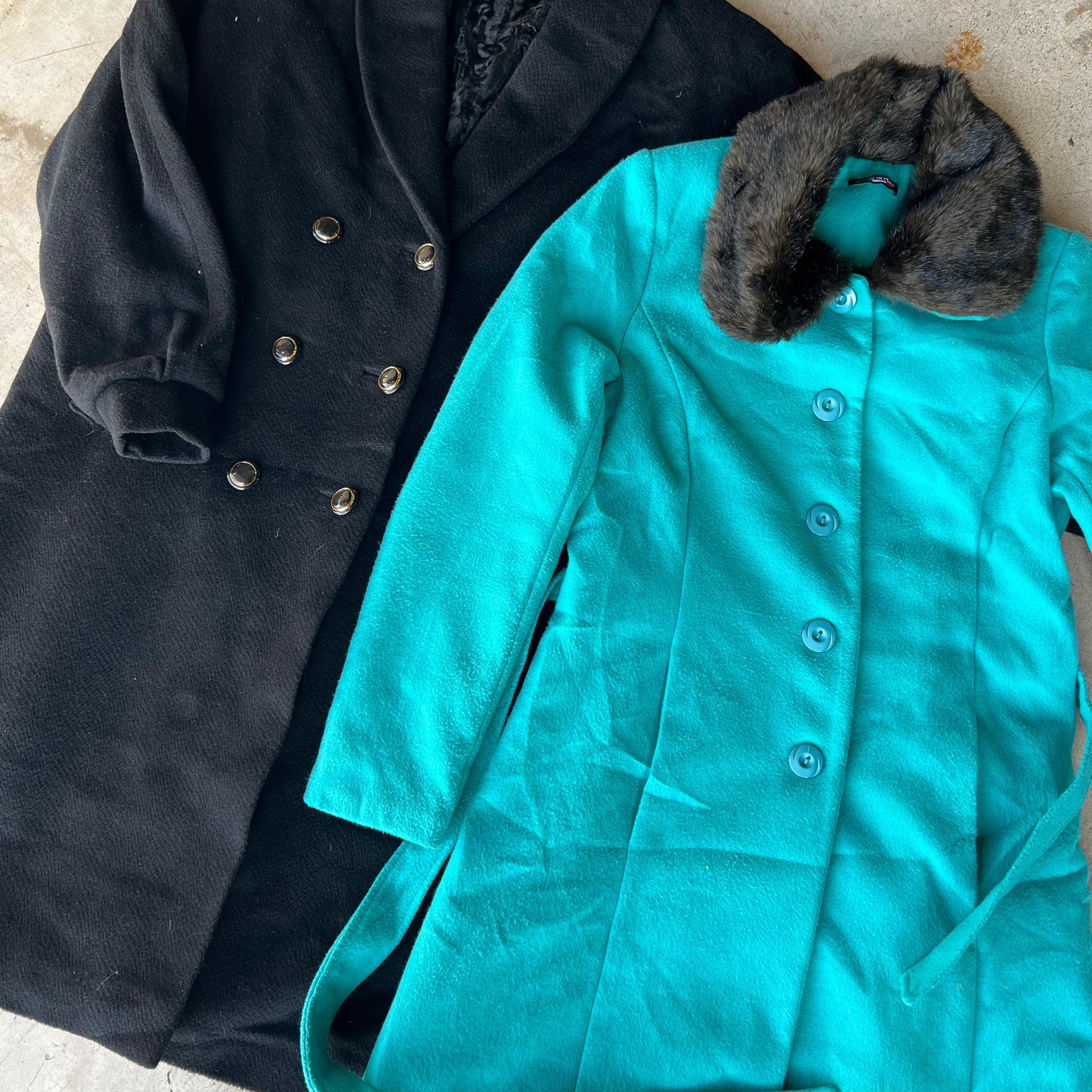 VINTAGE WOMEN'S LONG COATS KILO PACK